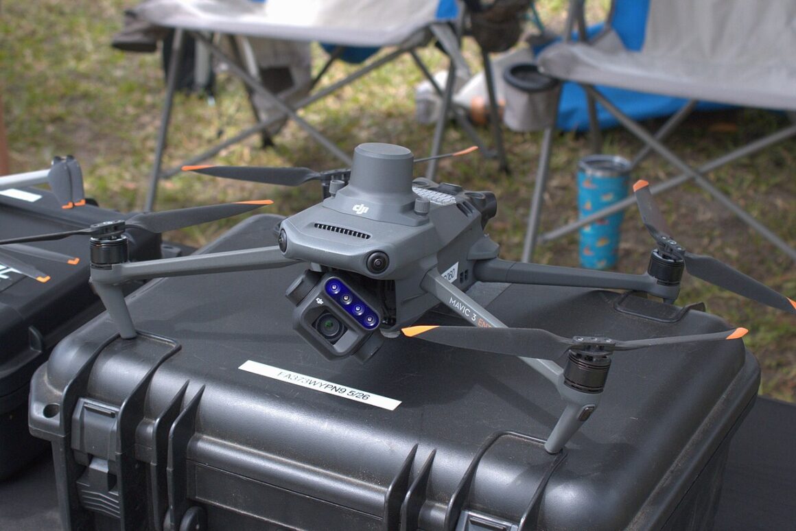 Dron DJI Mavic 3 Enterprise, který používají městští policisté v Kladně