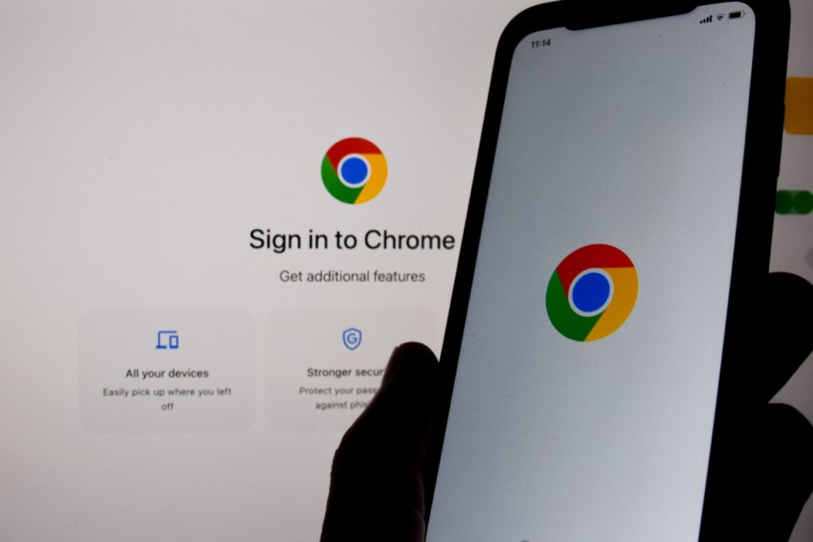 Rozšíření v nejpopulárnějším prohlížeči Chrome od společnosti Google uživatele mohou i špehovat. Zdroj: Vuk Valcic / Zuma Press / Profimedia Trojský adblocker: Rozšíření v Chromu se tváří prospěšně, ale mohou vás špehovat. Nikdo to neřeší