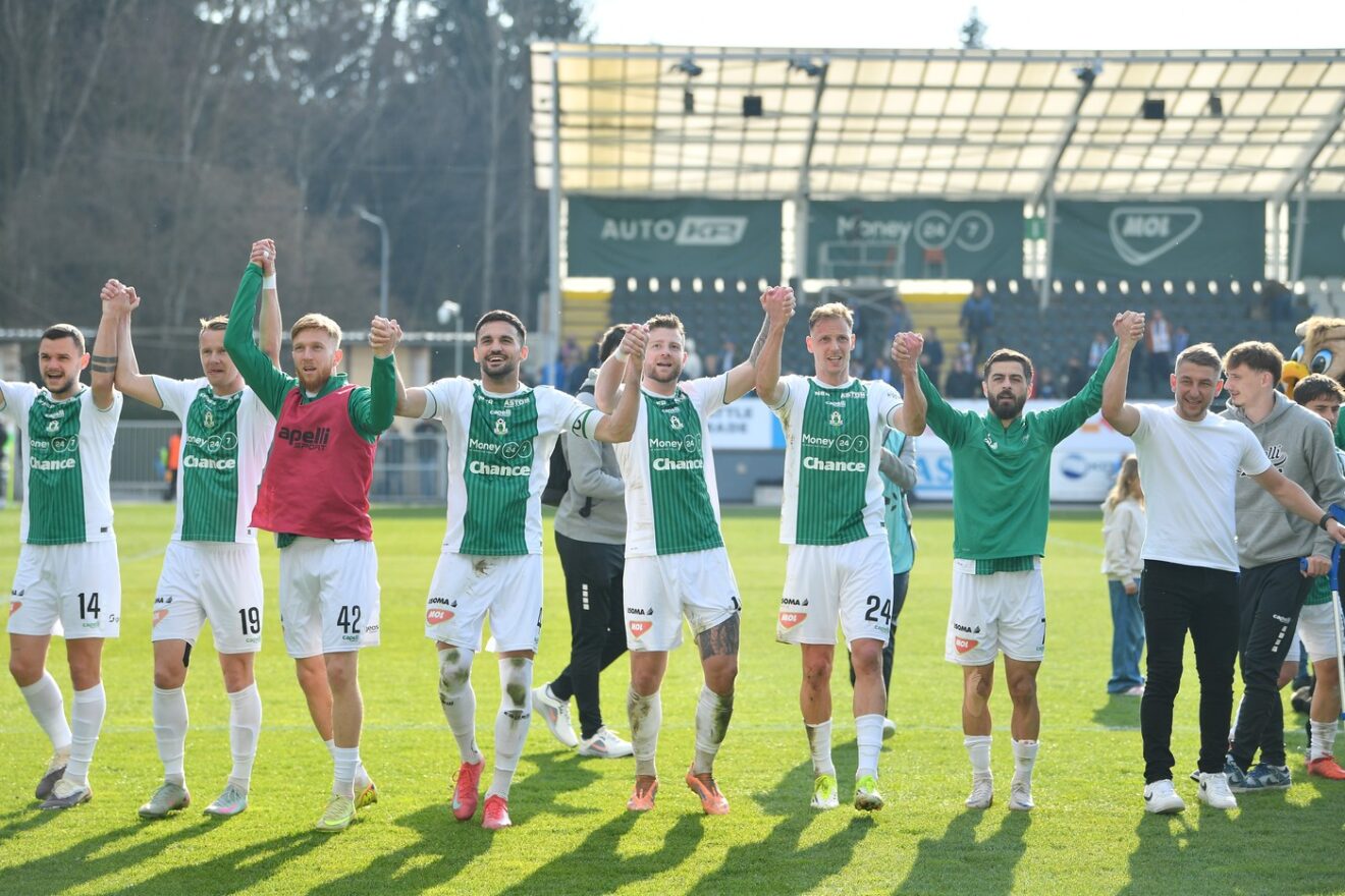 Fotbalisté FK Jablonec v dresech s logem Money 24/7. Zdroj: ČTK / Černý Vít 