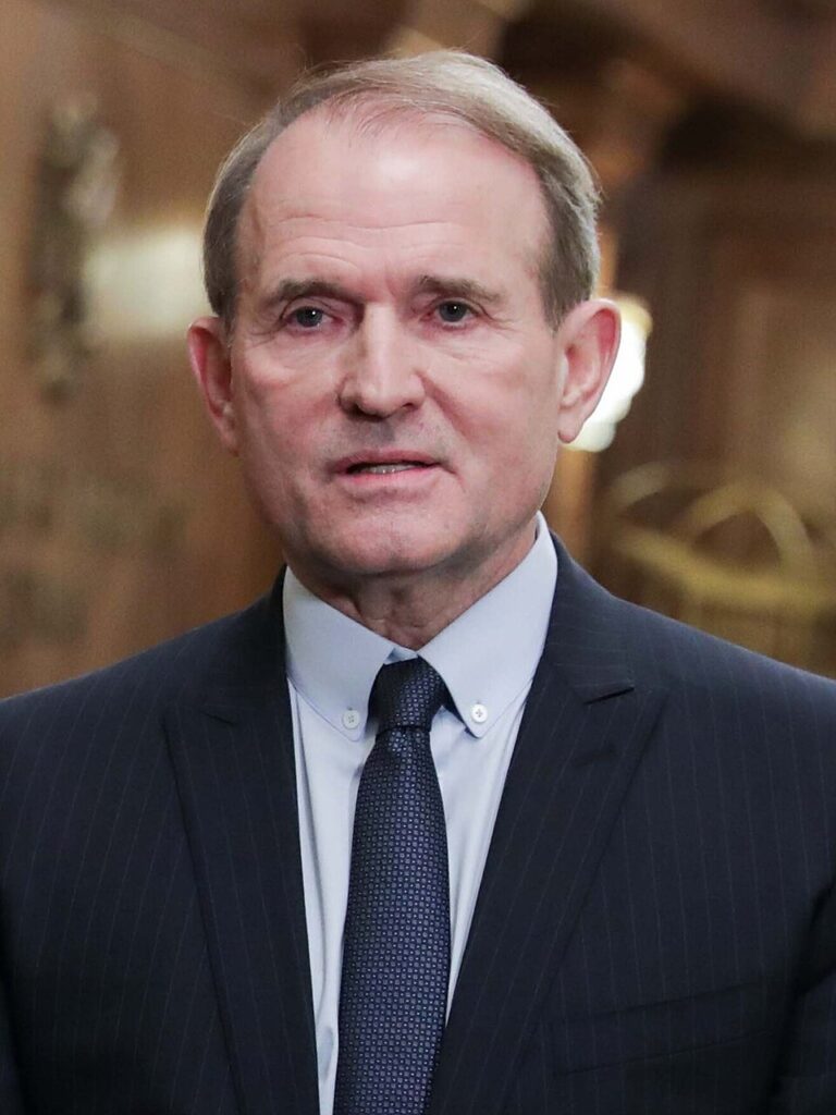 Viktor Medvedčuk je bývalý ukrajinský právník, podnikatel, proruský politik a oligarcha, který má velmi blízké vazby na ruského prezidenta Vladimira Putina. Zdroj fotografie: duma.gov.ru 